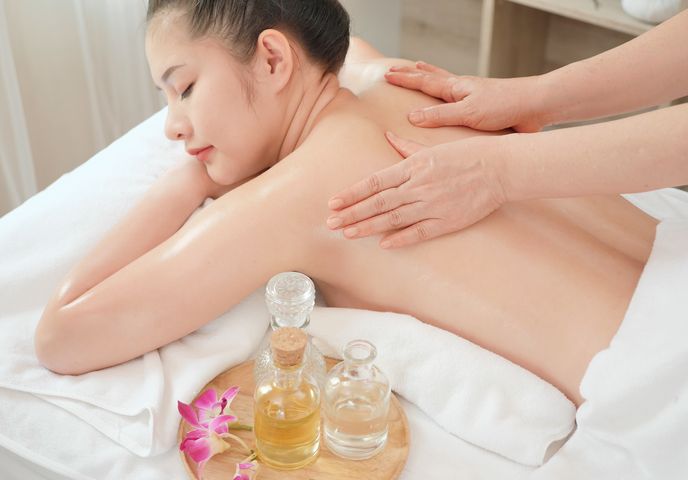 Relaxing Thai Hot Oil Massage